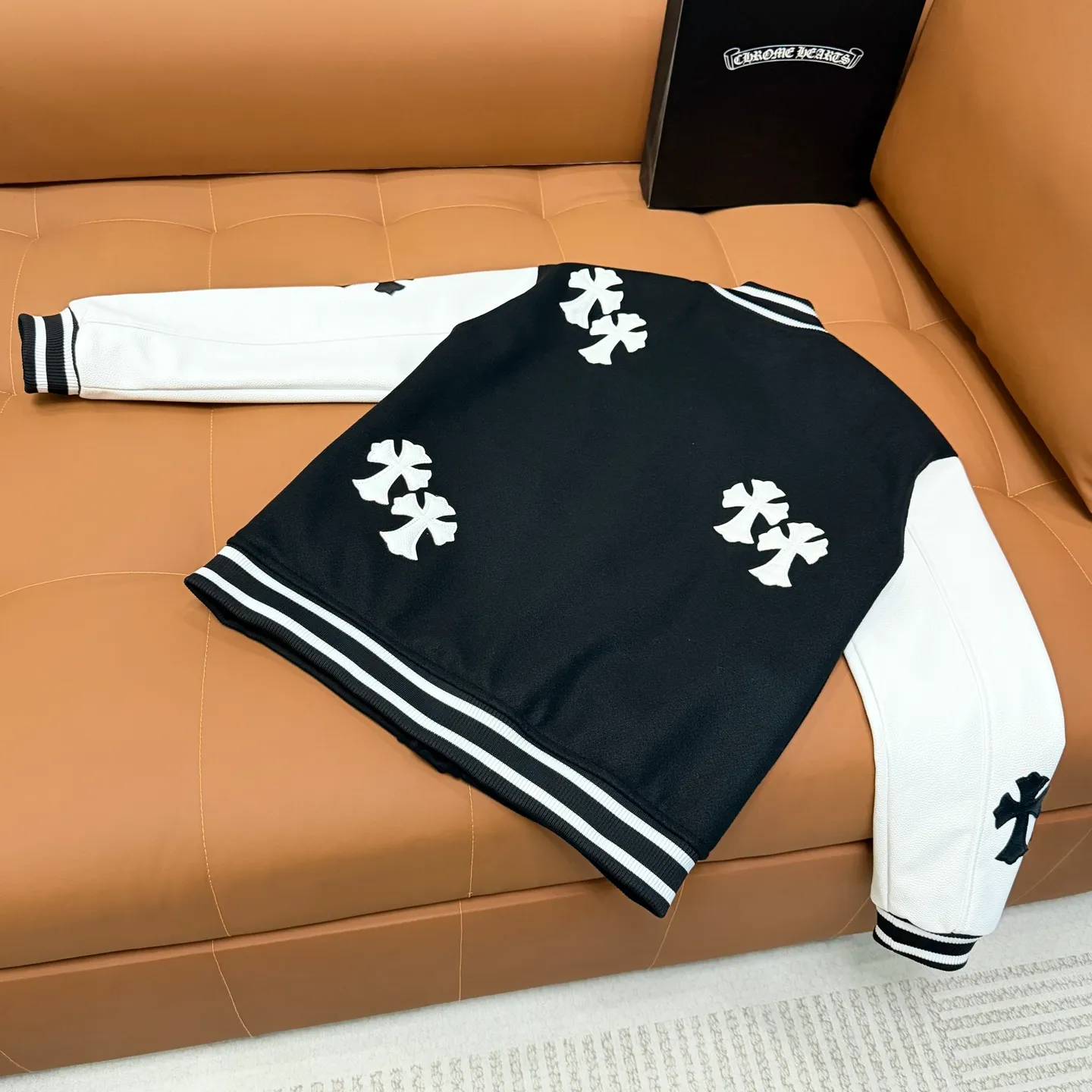 CH➡️ ， 。 LV ， ， 。 1 ， 。 ， 。Premium ！ ！ Quality！ Size：M L XL XXL